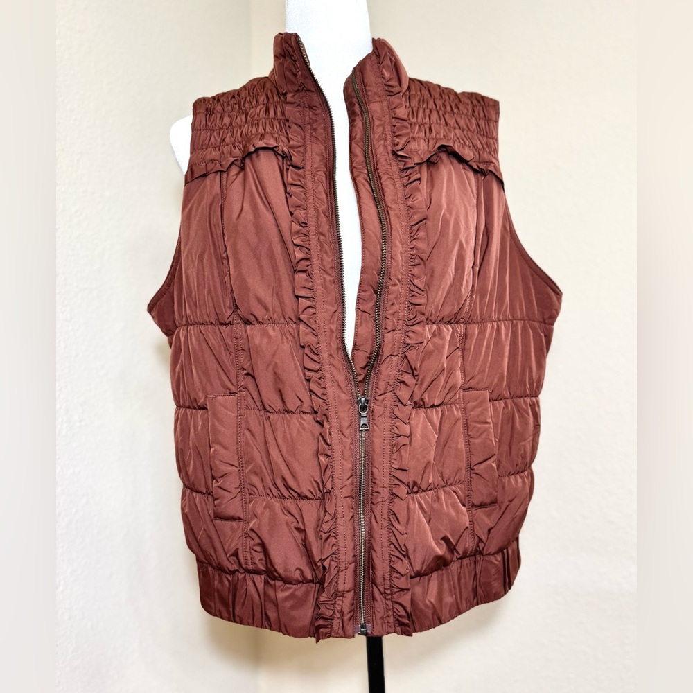 VEST Classic Versatile Christopher & Banks Brown Quilted Puffer Vest
